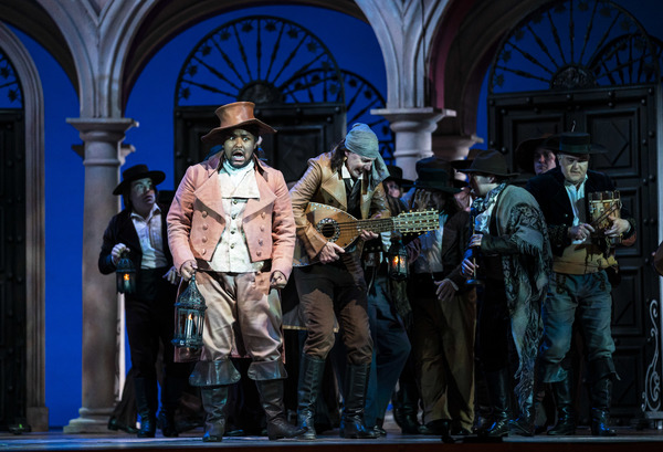 Photo Flash: Lyric Opera Presents THE BARBER OF SEVILLE Image
