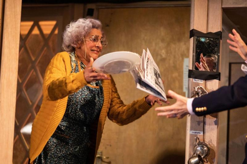 Interview: Lloyd Owen Talks NOISES OFF at the Garrick Theatre Image
