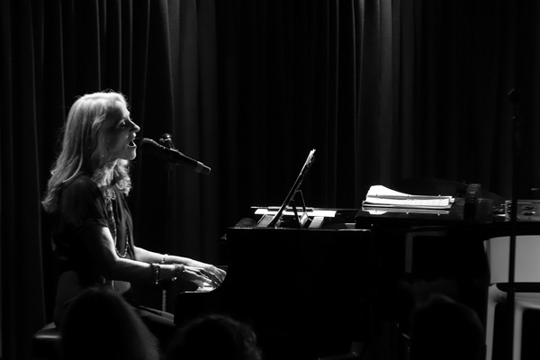 Photo Flash: Elizabeth Ward Land Stars In STILL WITHIN THE SOUND OF MY VOICE: THE SONGS OF LINDA RONSTADT At The Green Room 42 Image