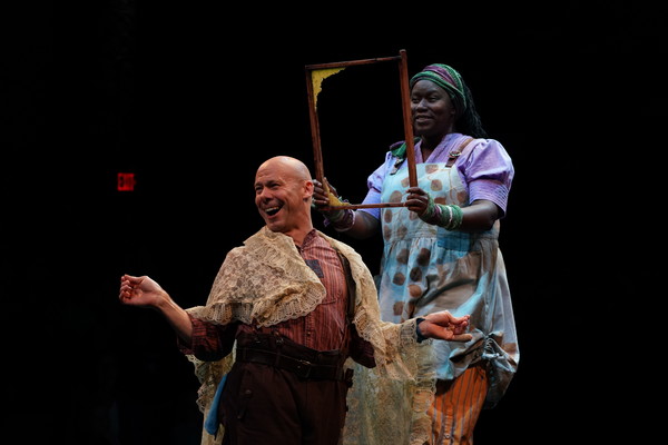 Photo Flash: Children's Theatre Company Presents SNOW WHITE 