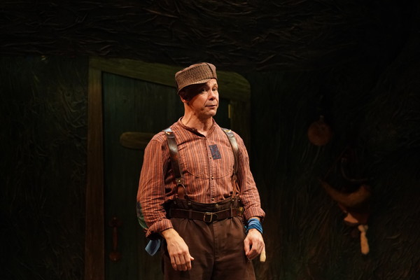 Photo Flash: Children's Theatre Company Presents SNOW WHITE Image