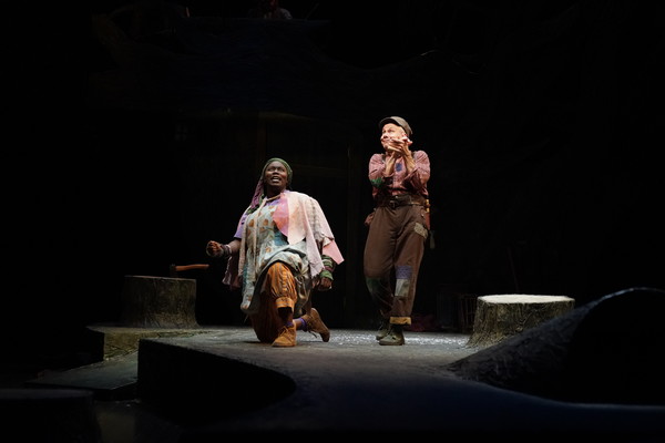 Photo Flash: Children's Theatre Company Presents SNOW WHITE Image