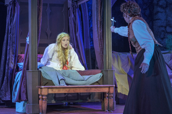 Photo Flash: First Look at DRACULA at ZACH Theatre 