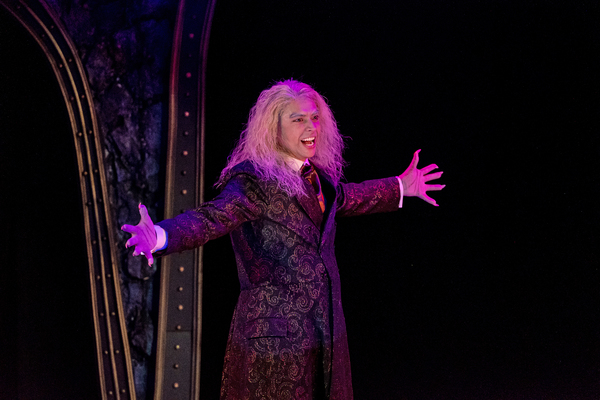 Photo Flash: First Look at DRACULA at ZACH Theatre Image