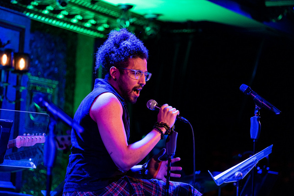 Photo Flash: 54 SINGS HILARY DUFF At Feinstein's/54 Below Image