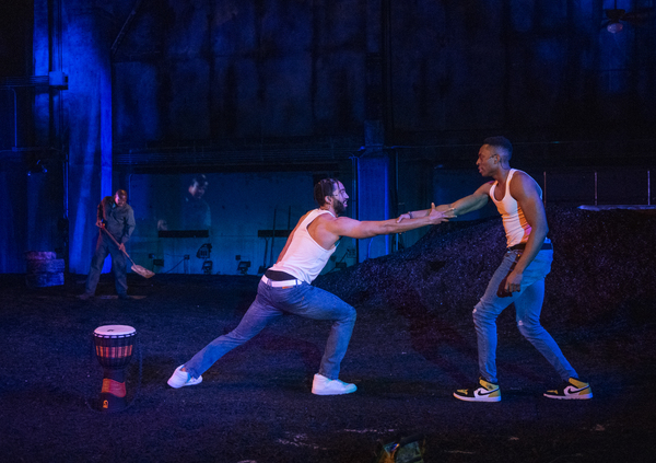 Photo Flash: First Look at Steppenwolf's THE BROTHERS SIZE Image