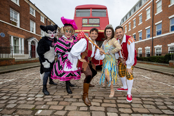 Photo Flash: Wolverhampton's DICK WHITTINGTON Stars Arrive In Town On London Red Bus Image