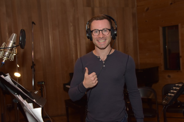 BWW Exclusive: WICKED Cast Gets Ready for the Holidays with Carols for a Cure Image