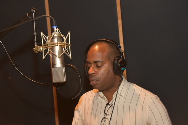 BWW Exclusive: HAMILTON's Daniel Breaker and Joanna A. Jones Join Forces for Carols For A Cure Image