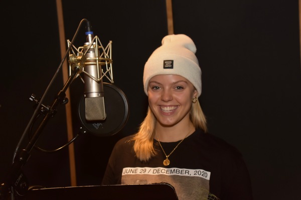 BWW Exclusive: MEAN GIRLS Stars Kyle Selig and Renee Rapp Warm Up to Sing Carols For A Cure Image