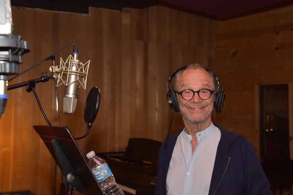 BWW Exclusive: Joel Grey and FIDDLER ON THE ROOF IN YIDDISH Cast Celebrate Hanukkah on Carols For A Cure 
