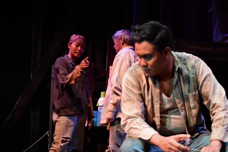 Photo Coverage: Tanghalang Pilipino Adapts OF MICE AND MEN; Show Runs Now Thru 27 Oct. Image