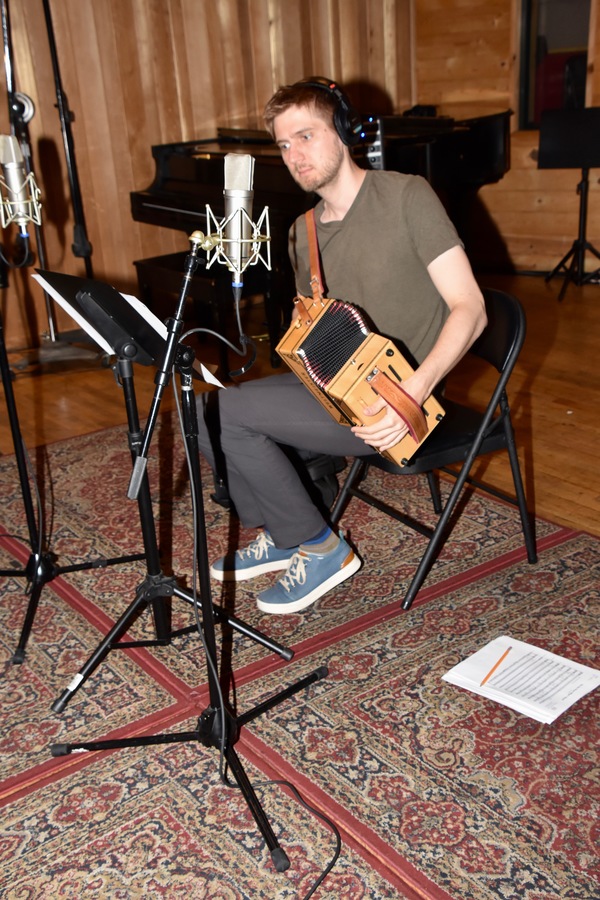 BWW Exclusive: COME FROM AWAY Cast Gets Help from Their Kids to Record Carols For A Cure Image