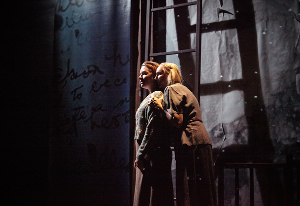 Photo Flash: 4th Wall Theatre Company Presents THE GLASS MENAGERIE Image