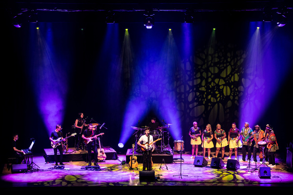 Josh Turner and South African Cultural Choir Photo