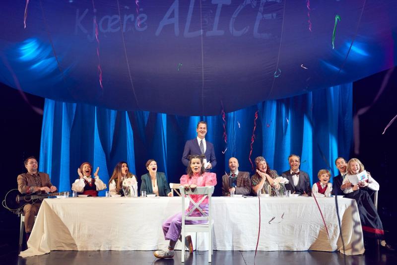 Review: ALICE I VIDUNDERLAND at Nationaltheatret - Wonderfully Crazy Fairytale About Identity Crisis and Longing Image