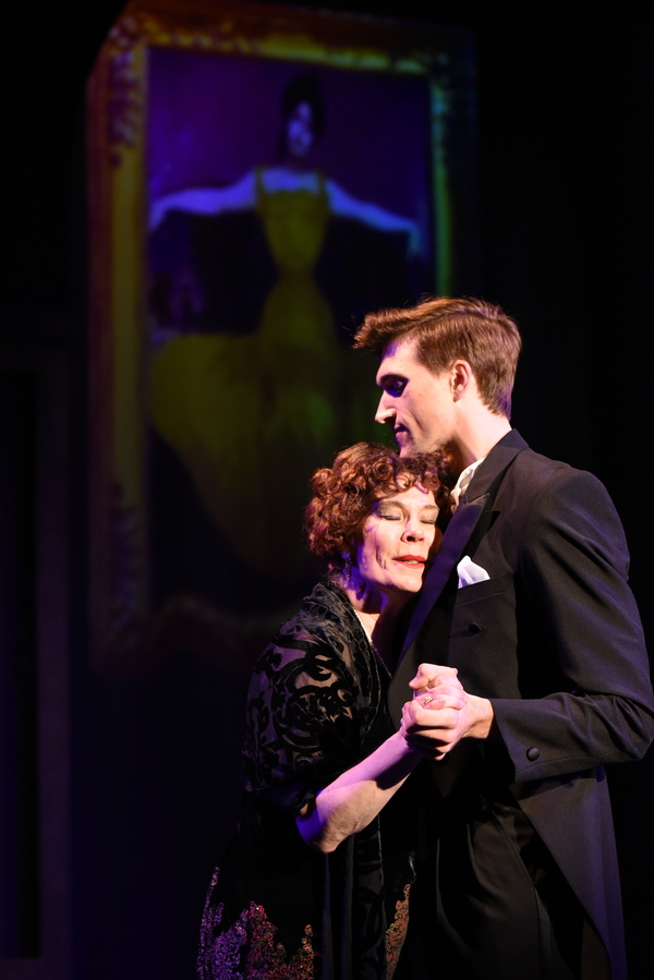 Photo Flash: First Look At SUNSET BOULEVARD At Porchlight Music Theatre Image