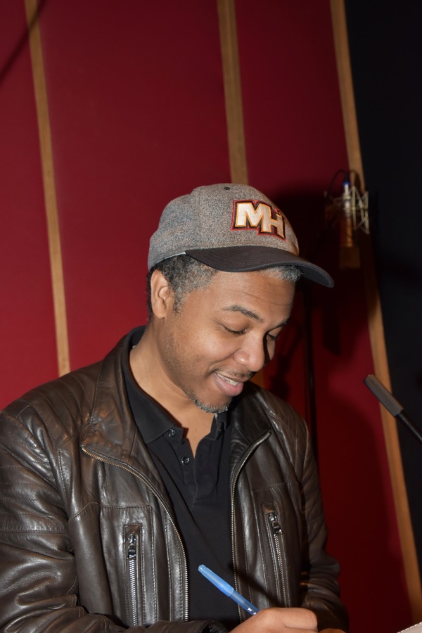 BWW Exclusive: AIN'T TOO PROUD Celebrates the Season by Singing 'Carols For A Cure' Image