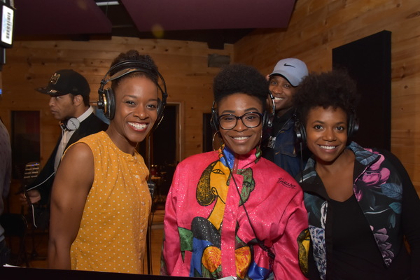 BWW Exclusive: AIN'T TOO PROUD Celebrates the Season by Singing 'Carols For A Cure' Image