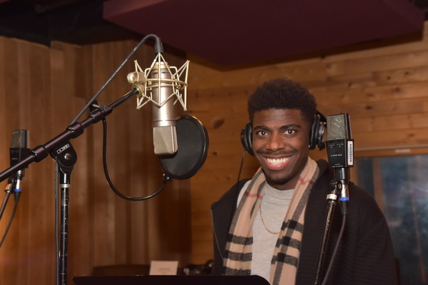 BWW Exclusive: AIN'T TOO PROUD Celebrates the Season by Singing 'Carols For A Cure' Image