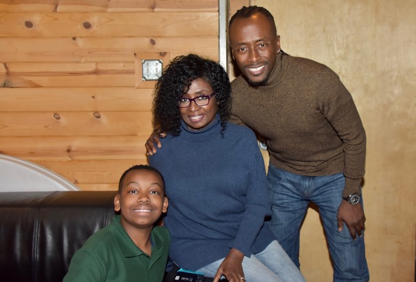 BWW Exclusive: AIN'T TOO PROUD Celebrates the Season by Singing 'Carols For A Cure' Image