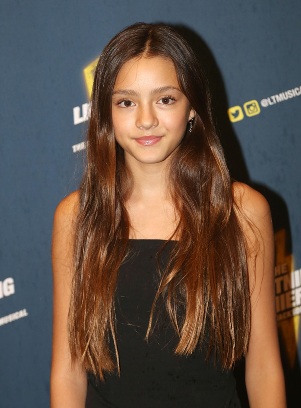 NEW YORK, NY - OCTOBER 16: Influencer Mabel Chee poses at the opening night of the ne Photo