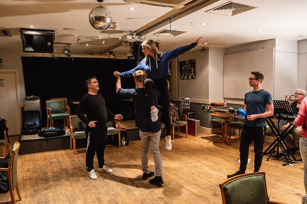 Photo Flash: In Rehearsal with Chiswick Playhouse's I LOVE YOU, YOU'RE PERFECT, NOW CHANGE Image
