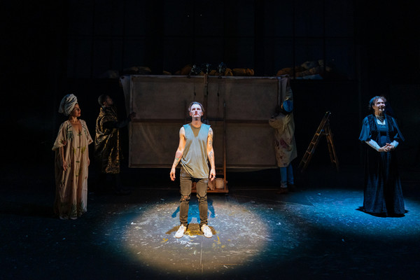 Photo Flash: First Look at BOTTICELLI IN THE FIRE at Hampstead Theatre Image