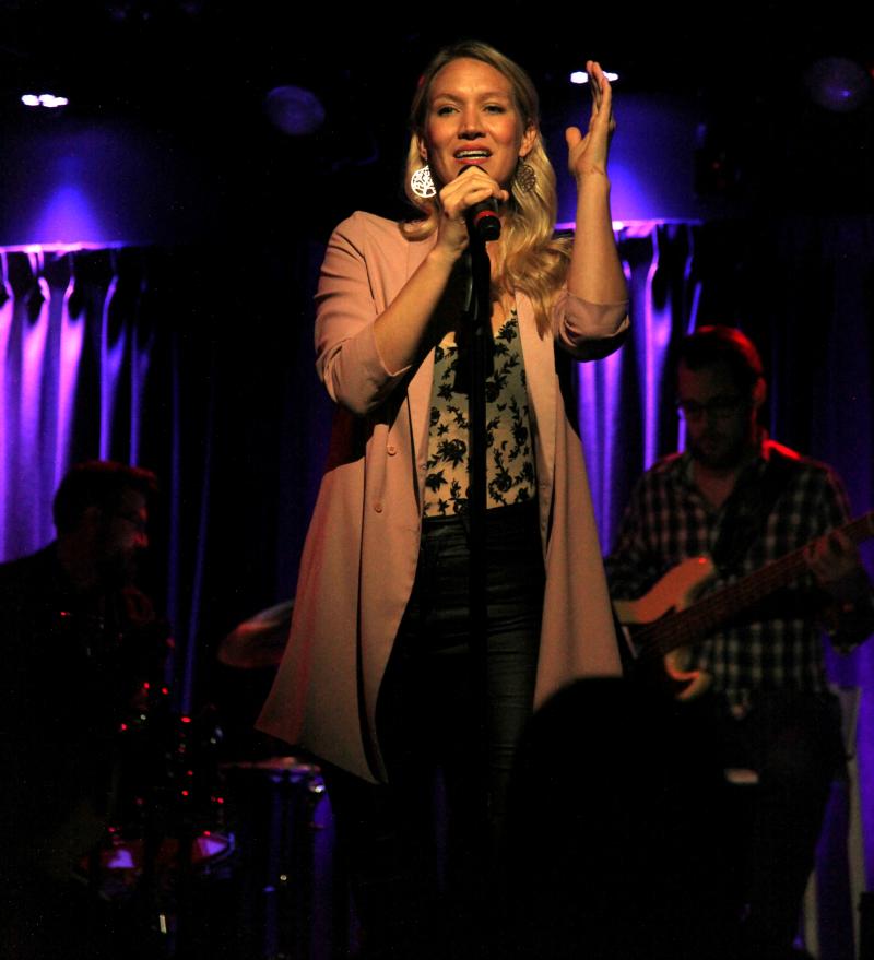 Review: BROADWAY SINGS UNPLUGGED: SARA BAREILLES Wows Audience at The Green Room 42 