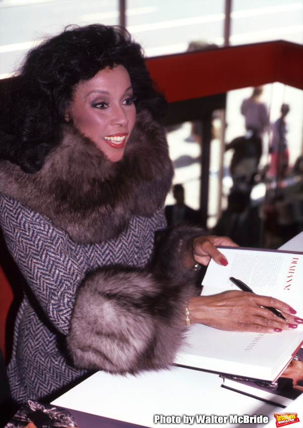 Diahann Carrolll attends A Barnes & Noble in store book signing for new Memoir 'Diaha Photo