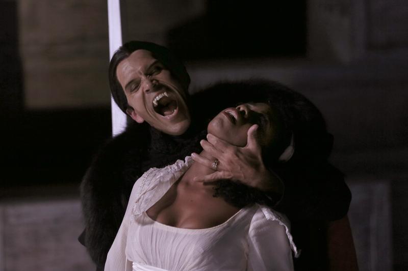 Review: ACT's DRACULA a Chilling, Bloody Good Time Image