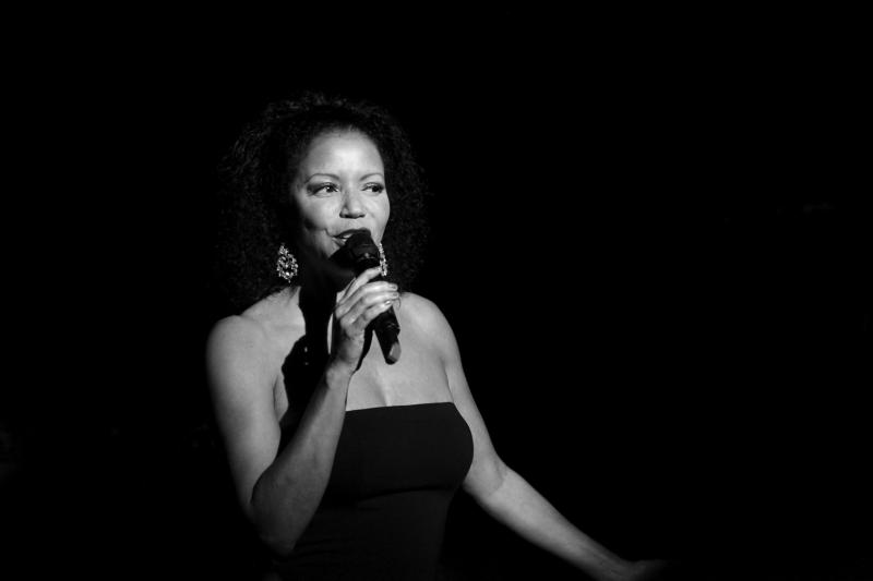 Review: Gloria Reuben Touches Hearts in FROM BALLADS TO BOSSA at 54 Below 