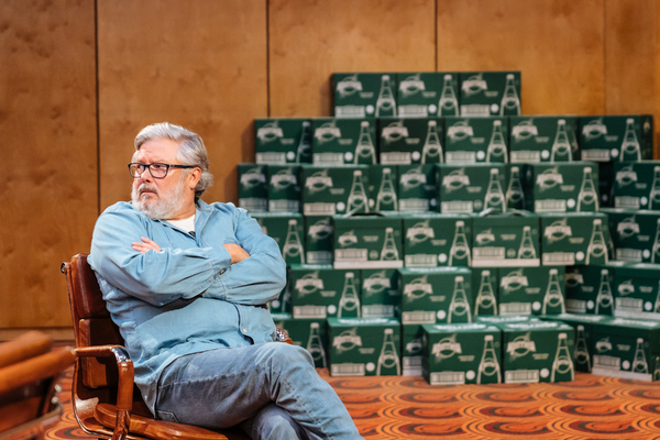 Photo Flash: First Look at THE ANTIPODES at the National Theatre Image
