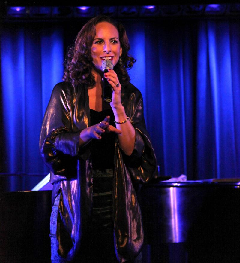 Review: Dawn Derow Decorates THE HOUSE THAT BUILT ME with Love at The Laurie Beechman Theatre 