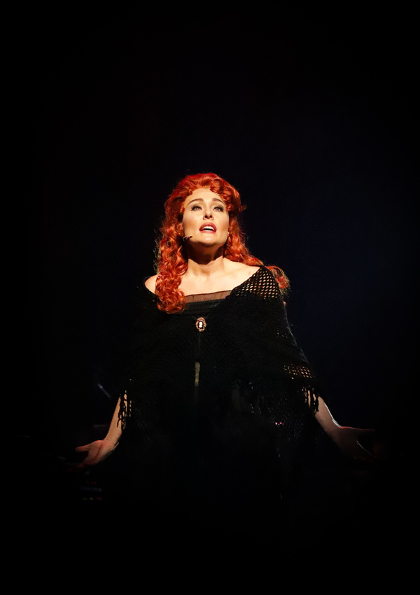 Photo Flash: Anthony Warlow & Jenna Rix Star In JEKYLL & HYDE Image