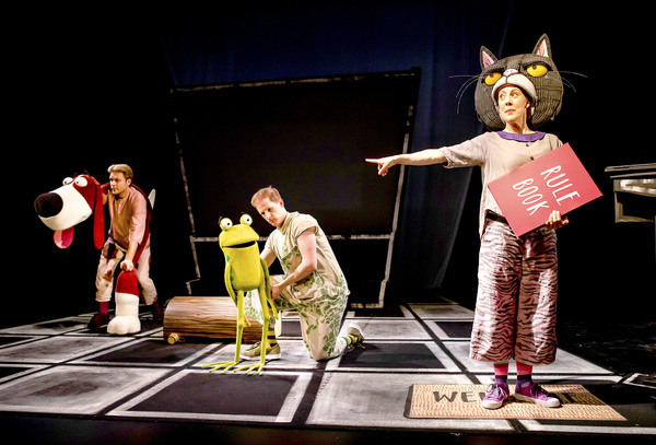 Photo Flash: First Look at OI FROG & FRIENDS! at the Lyric Theatre Image