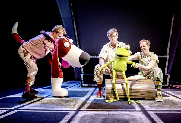 Photo Flash: First Look at OI FROG & FRIENDS! at the Lyric Theatre Image