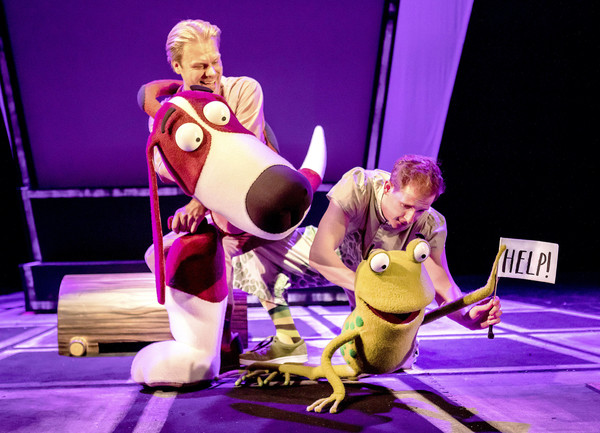 Photo Flash: First Look at OI FROG & FRIENDS! at the Lyric Theatre Image