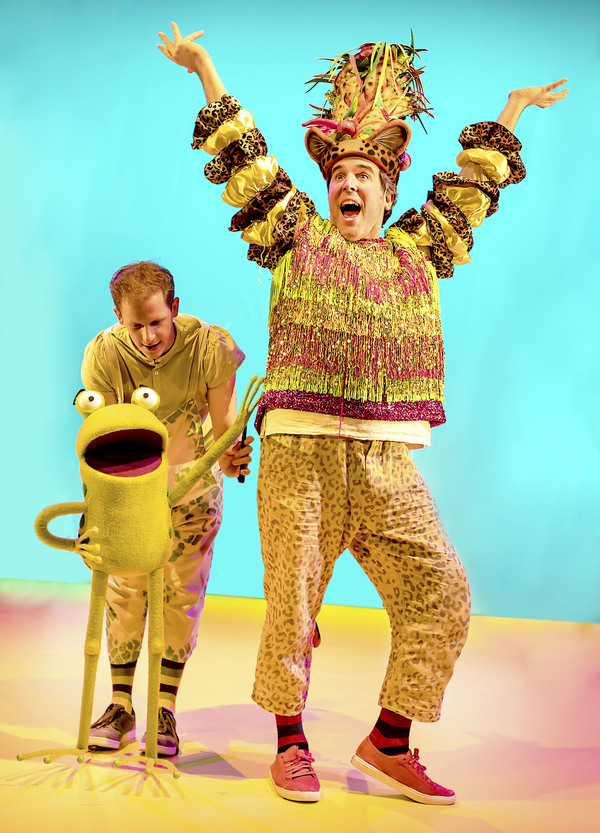 Photo Flash: First Look at OI FROG & FRIENDS! at the Lyric Theatre Image