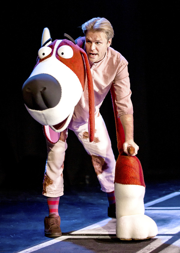 Photo Flash: First Look at OI FROG & FRIENDS! at the Lyric Theatre Image