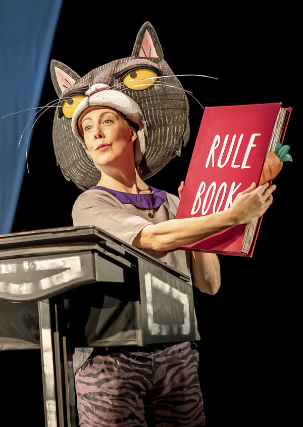 Photo Flash: First Look at OI FROG & FRIENDS! at the Lyric Theatre Image