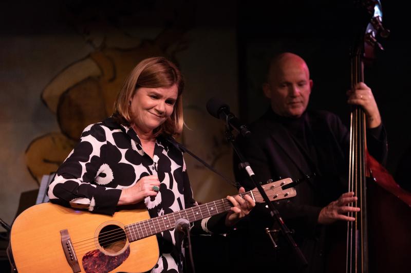 Review: MARE WINNINGHAM Warms Up New Friends at The Cafe Carlyle 