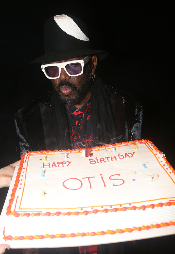 Photo Flash: AIN'T TOO PROUD Celebrates Otis Williams' Birthday! Image