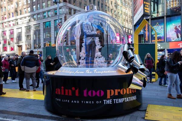 Photo Flash: DEAR EVAN HANSEN, WICKED, and More Celebrate Broadway Designers With Holiday 'Show Globes' Image
