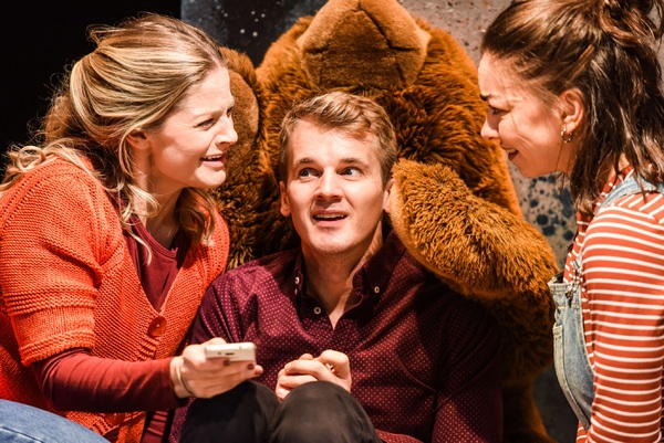 Photo Flash: First Look at I LOVE YOU, YOU'RE PERFECT, NOW CHANGE at Chiswick Playhouse Image
