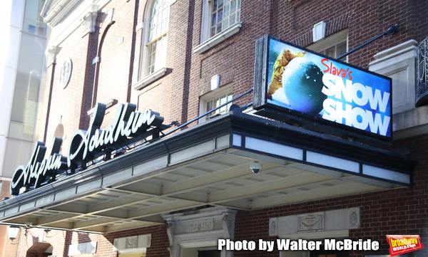 Up on the Marquee: SLAVA's SNOWSHOW Comes to Broadway Image