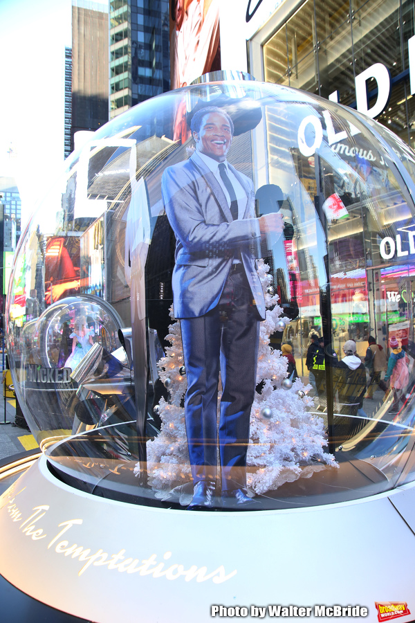 Photo Coverage: Times Square Gets Decked Out with Broadway Show Globes Image