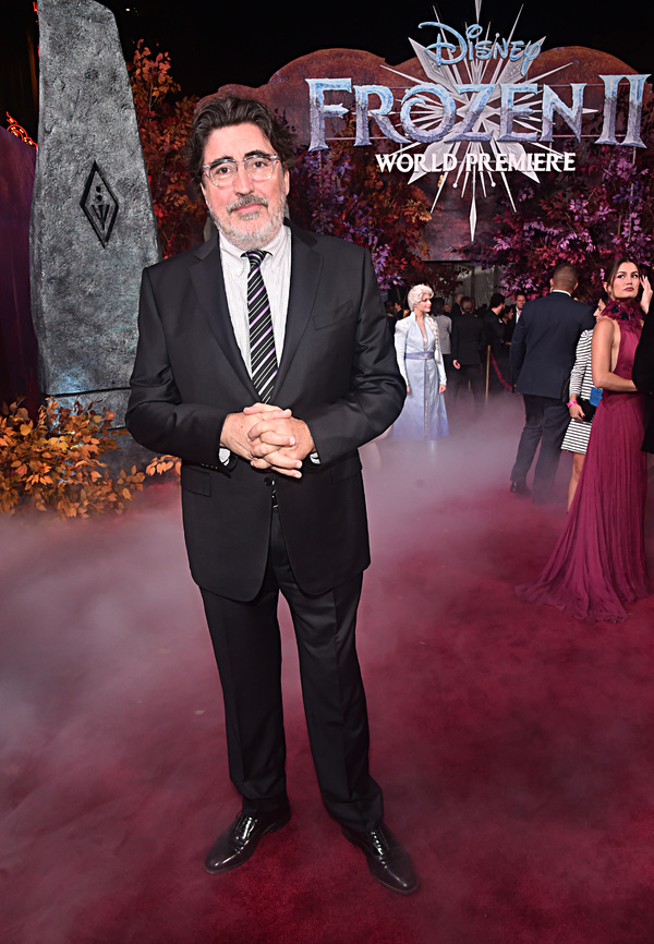 Alfred Molina Photo