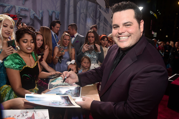 Photo Flash: See Idina Menzel, Jonathan Groff, and More at the FROZEN 2 Premiere! 