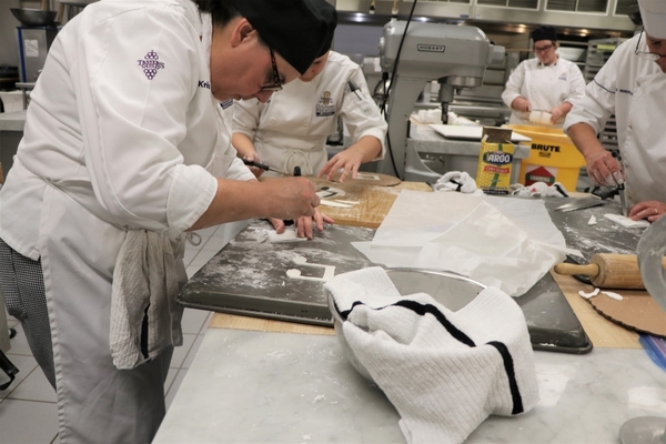 Photo Flash: A Grand Rapids LAND OF SWEETS Comes To Devos Performance Hall For Holiday Shows Image